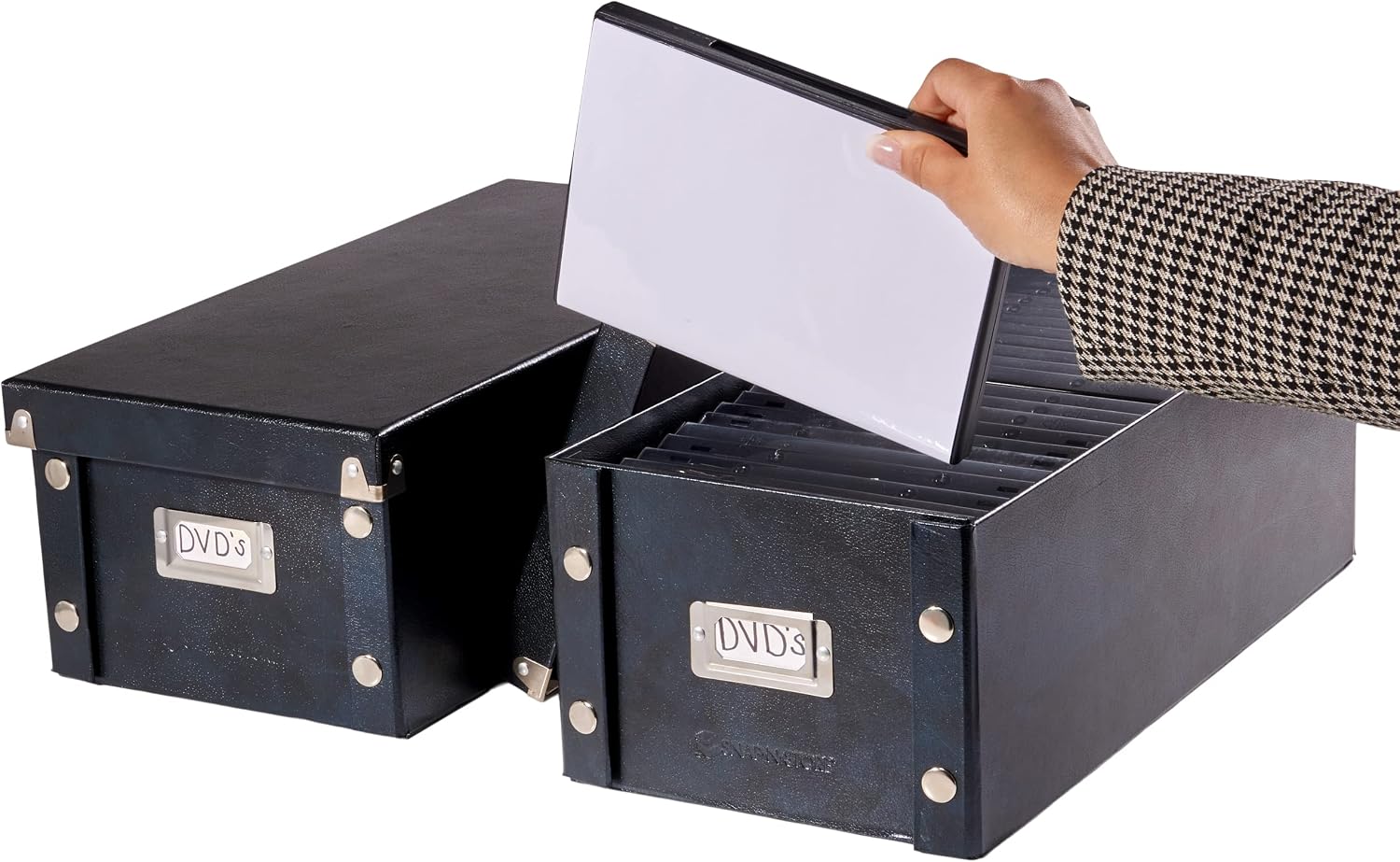 81BuPI7anyL._AC_SL1500_.jpg Snap-N-Store DVD Storage Box - 2 Pack - Durable 6 x 8.2 x 16.5 Inch Movie Organizers - Disc Holders with Lids to Store up to 52 DVD Cases - Black. - Image 1